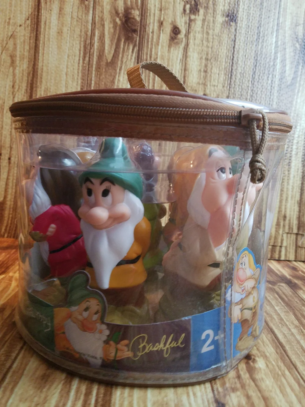 Disney Parks Snow White Seven Dwarfs Squeeze Bath Toy Set Figurines Figures NEW